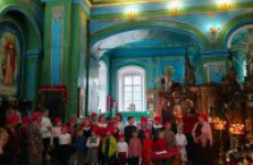 Учащиеся школы №13 г.Ирбита в Пасху посетили Свято-Троицкий храм и воскресную школу