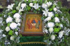 В храме Святой Троицы села Харловское состоялась праздничная Божественная Литургия
