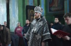 Литургию Преждеосвященных Даров возглавил епископ Алапаевский и Ирбитский Леонид