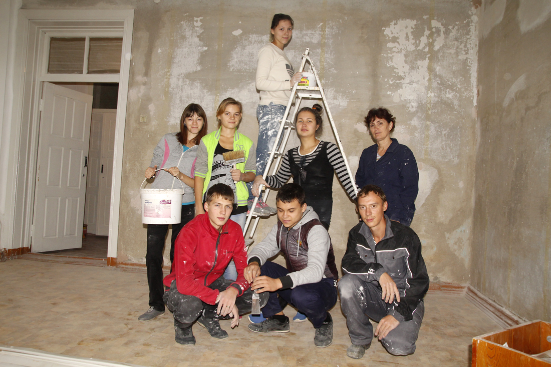 Студенты-строители помогают Ирбитскому благочинию