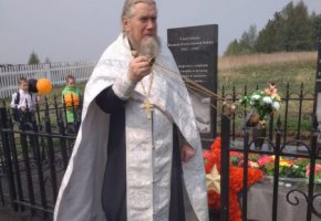 Освящение памятника в селе Белослудское Ирбитского района