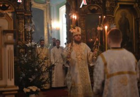 В праздник Собора Пресвятой Богородицы епископ Сергий совершил Божественную литургию в Свято-Троицком храме г. Ирбита