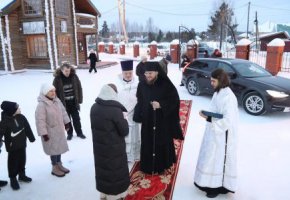 В Крещенский сочельник, епископ Алапаевский и Ирбитский Сергий совершил Божественную литургию в храме во имя свв. мцц. Веры, Надежды, Любови и матери их Софии г. Ирбита